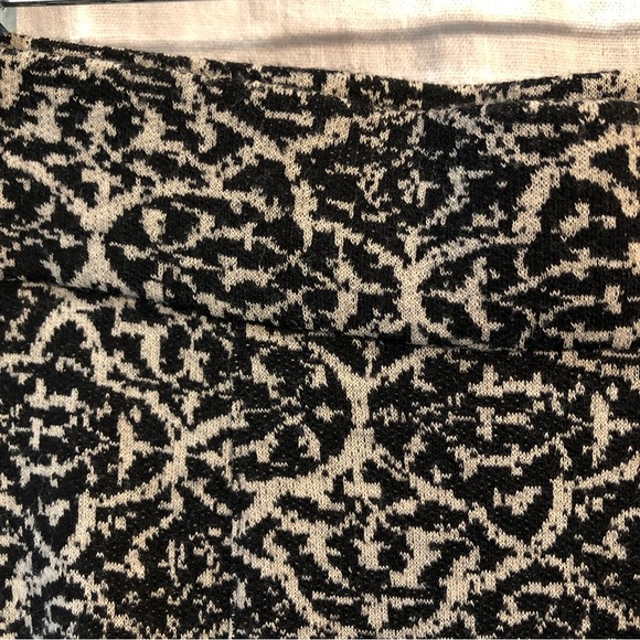 Diane Von Furstenberg wool blend stretch skirt black and tan flare edge 8 - Picture 6 of 8